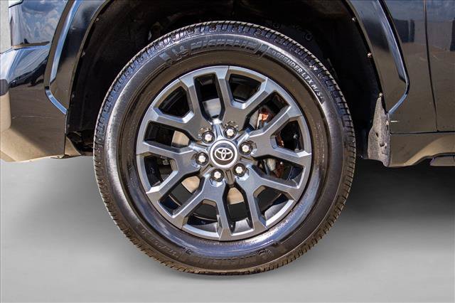 Used 2022 Toyota Tundra Platinum w/ Advanced Package AWD/4WD image 9