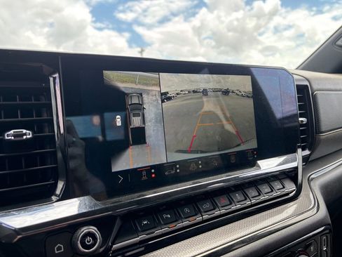 Used 2024 Chevrolet Silverado 1500 ZR2 w/ Technology Package image 20