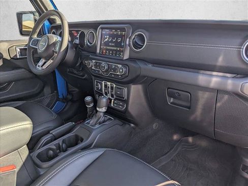 Used 2023 Jeep Wrangler Unlimited Sahara w/ Cold Weather Group AWD/4WD image 22