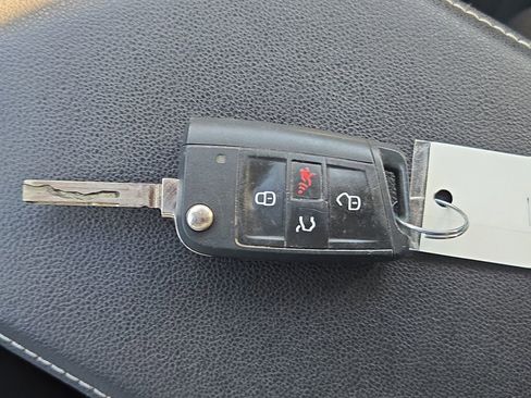 Used 2024 Volkswagen Jetta S image 33