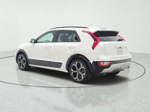 Used 2023 Kia Niro EX Touring FWD image 7