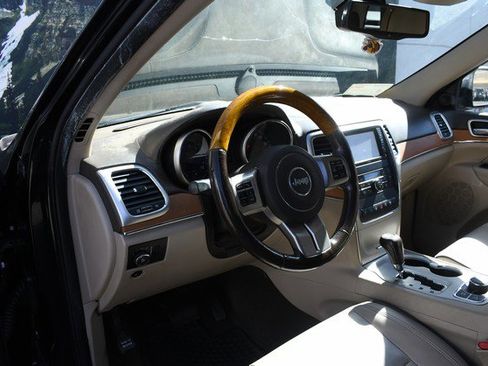 Used 2012 Jeep Grand Cherokee Overland image 14