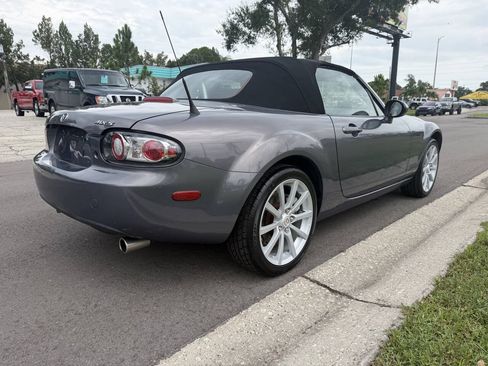 Used 2006 MAZDA MX-5 Miata Grand Touring RWD image 6
