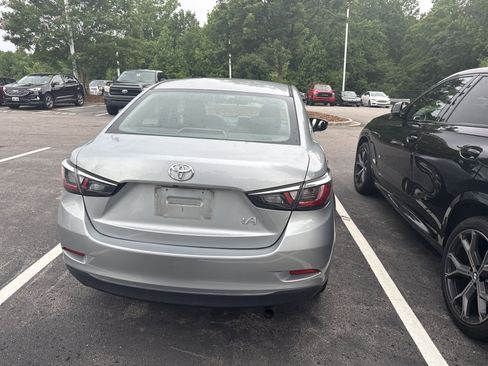 Used 2017 Toyota Yaris iA FWD image 8