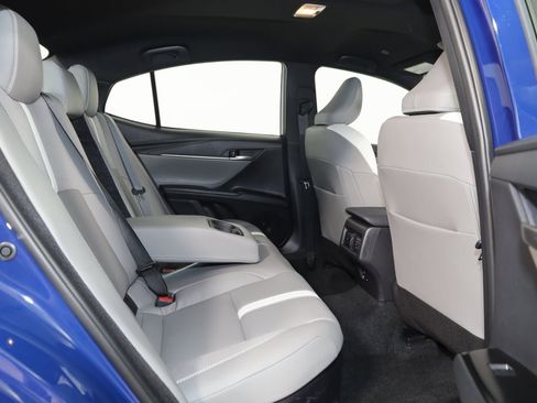 Used 2025 Toyota Camry SE image 12