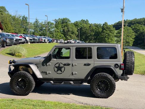 Used 2021 Jeep Wrangler Unlimited Sport w/ Sun And Sound Package AWD/4WD image 4