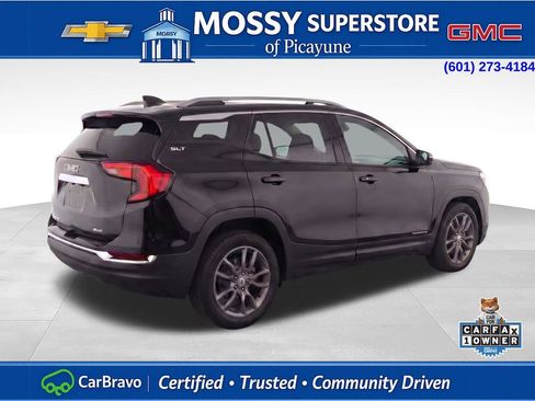 Used 2024 GMC Terrain SLT image 4