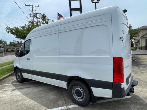 Used 2025 Mercedes-Benz Sprinter 2500 image 4