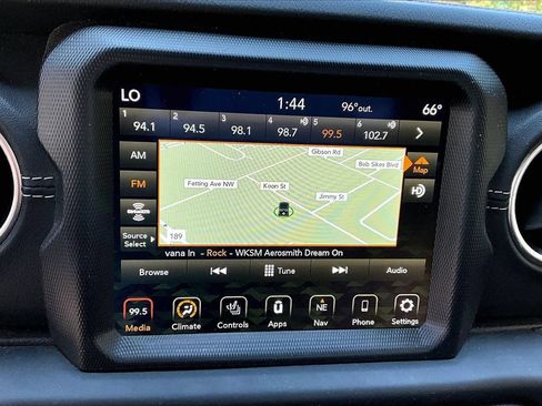 Used 2021 Jeep Wrangler Unlimited Sahara AWD/4WD image 23