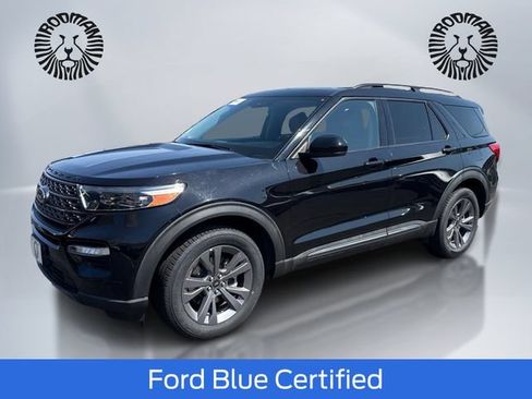 Certified 2022 Ford Explorer XLT w/ Equipment Group 202A AWD/4WD image 1