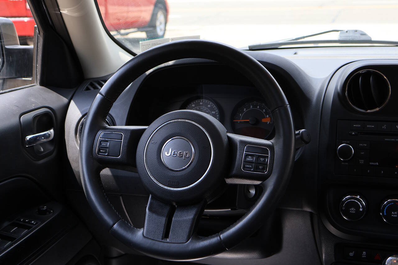 Used 2016 Jeep Patriot High Altitude FWD image 26