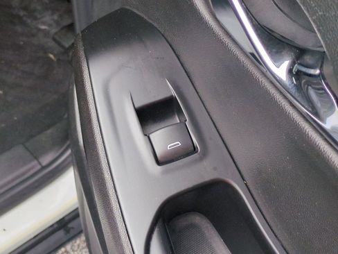 Used 2022 Chevrolet Traverse RS FWD image 37