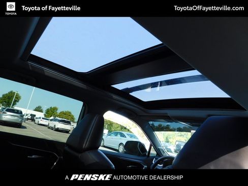 Used 2022 Toyota RAV4 Limited AWD/4WD image 6