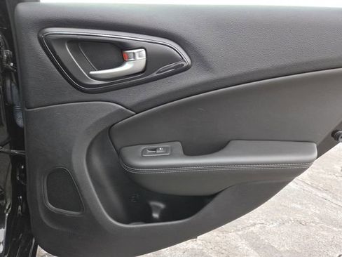 Used 2015 Chrysler 200 S w/ Comfort Group image 22