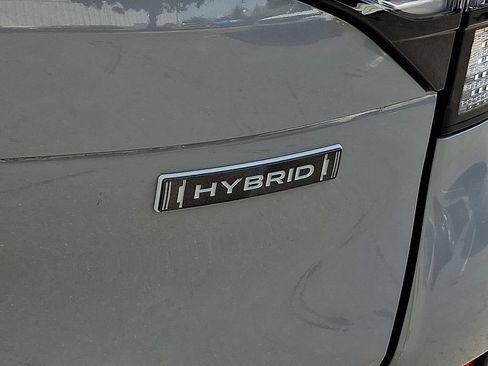 Certified 2025 Subaru Forester Premium AWD/4WD image 30