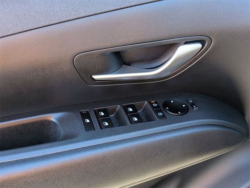 Certified 2025 Hyundai Tucson SEL image 11