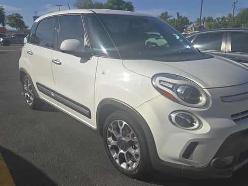 Used 2014 FIAT 500L Trekking FWD image 2