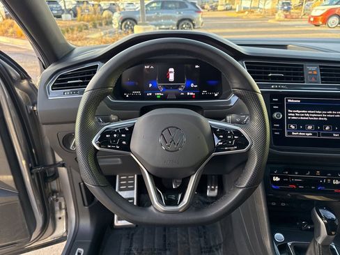 Certified 2024 Volkswagen Tiguan SE R-Line image 15