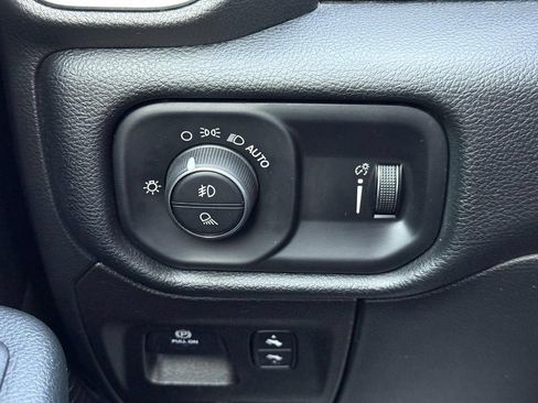 Used 2020 RAM 1500 Big Horn AWD/4WD image 20