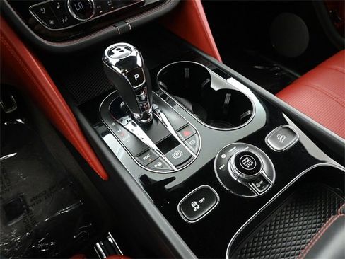 Used 2018 Bentley Bentayga image 51