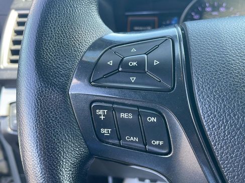 Used 2018 Ford Explorer XLT w/ Equipment Group 202A AWD/4WD image 14