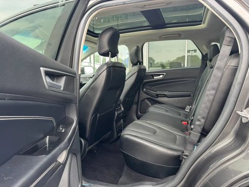 Used 2016 Ford Edge Titanium w/ Equipment Group 302A AWD/4WD image 11