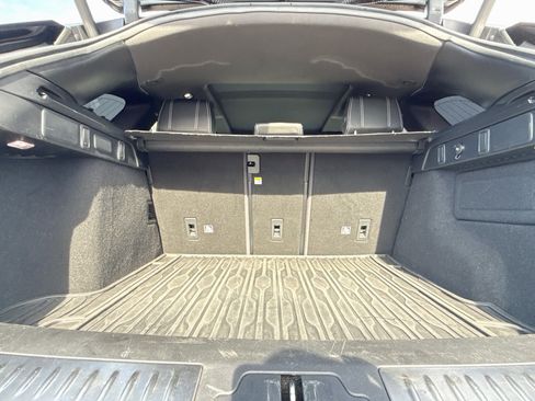 Used 2019 Land Rover Range Rover Velar R-Dynamic SE AWD/4WD image 11