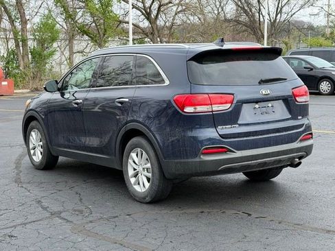 Used 2017 Kia Sorento LX w/ LX Convenience Package image 22