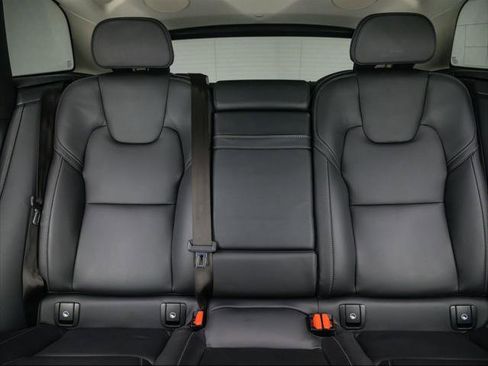 Used 2021 Volvo XC60 T8 Inscription w/ Advanced Package image 21