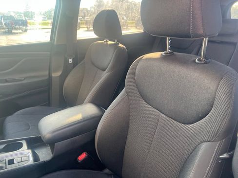 Used 2019 Hyundai Santa Fe SE AWD/4WD image 9
