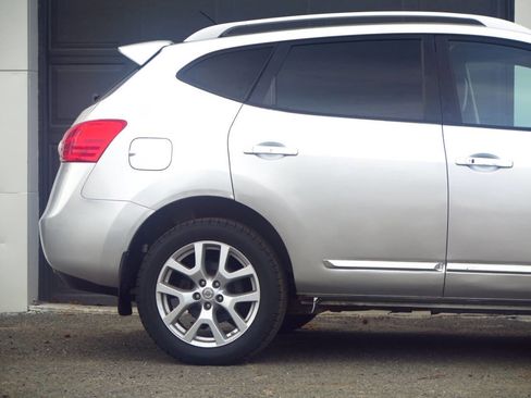 Used 2012 Nissan Rogue SL AWD/4WD image 25