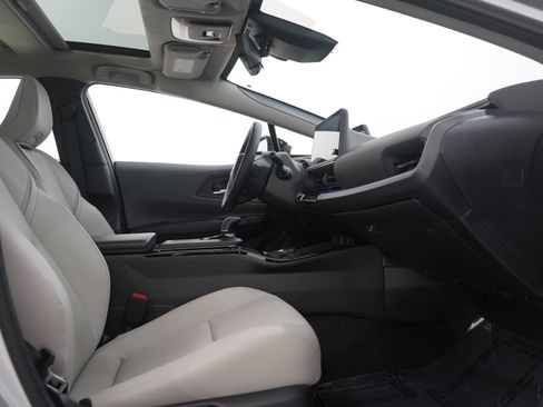 Used 2025 Toyota Prius Limited image 10