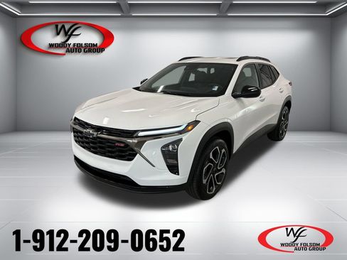 New 2026 Chevrolet Trax RS w/ Sunroof Package FWD image 1