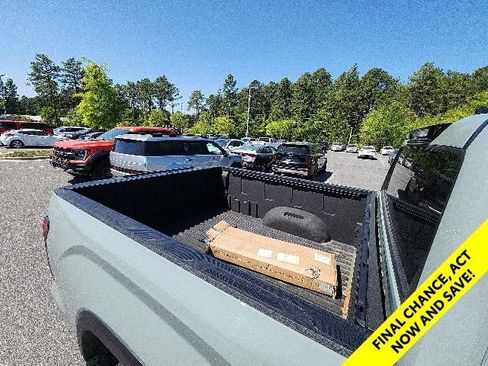 Used 2024 Toyota Tundra SR5 w/ SR5 Premium Package AWD/4WD image 21