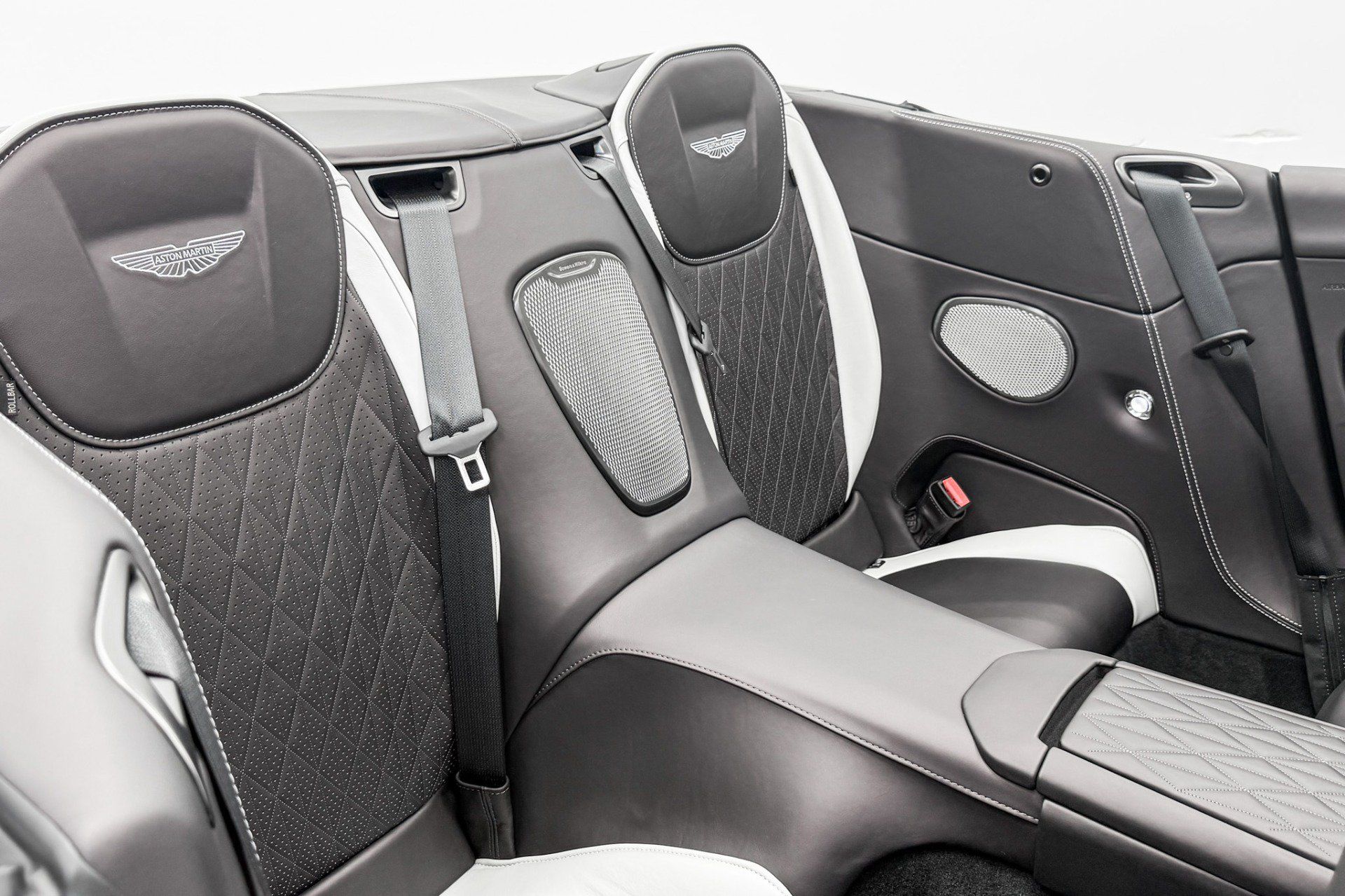 Used 2025 Aston Martin DB12 Convertible RWD image 27