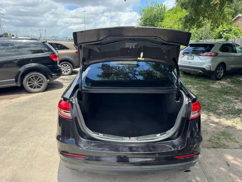 Used 2019 Ford Fusion SE FWD image 26