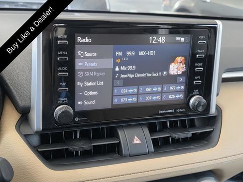 Used 2021 Toyota RAV4 XLE w/ Convenience Package FWD image 18