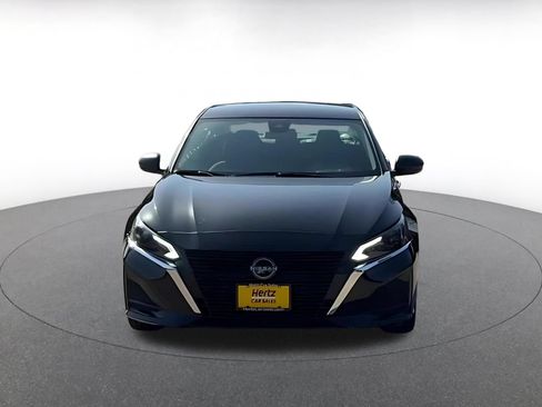 Used 2025 Nissan Altima 2.5 SV FWD image 4