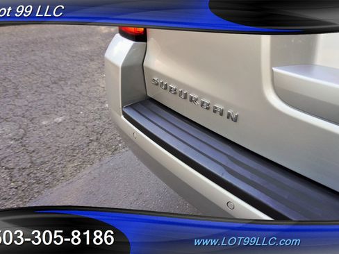 Used 2018 Chevrolet Suburban LT AWD/4WD image 32