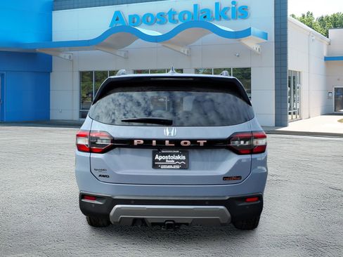 New 2026 Honda Pilot TrailSport image 4