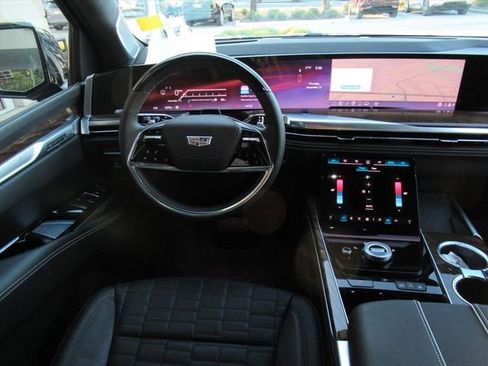 Certified 2025 Cadillac Escalade Sport Platinum image 14