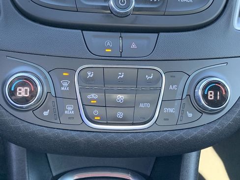 Used 2023 Chevrolet Malibu LT FWD image 24