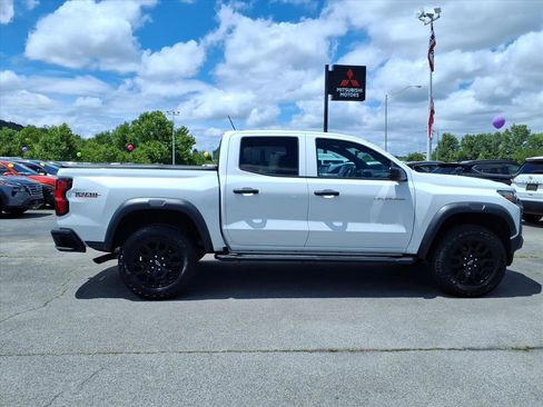 Used 2023 Chevrolet Colorado Trail Boss w/ Advanced Trailering Package AWD/4WD image 4