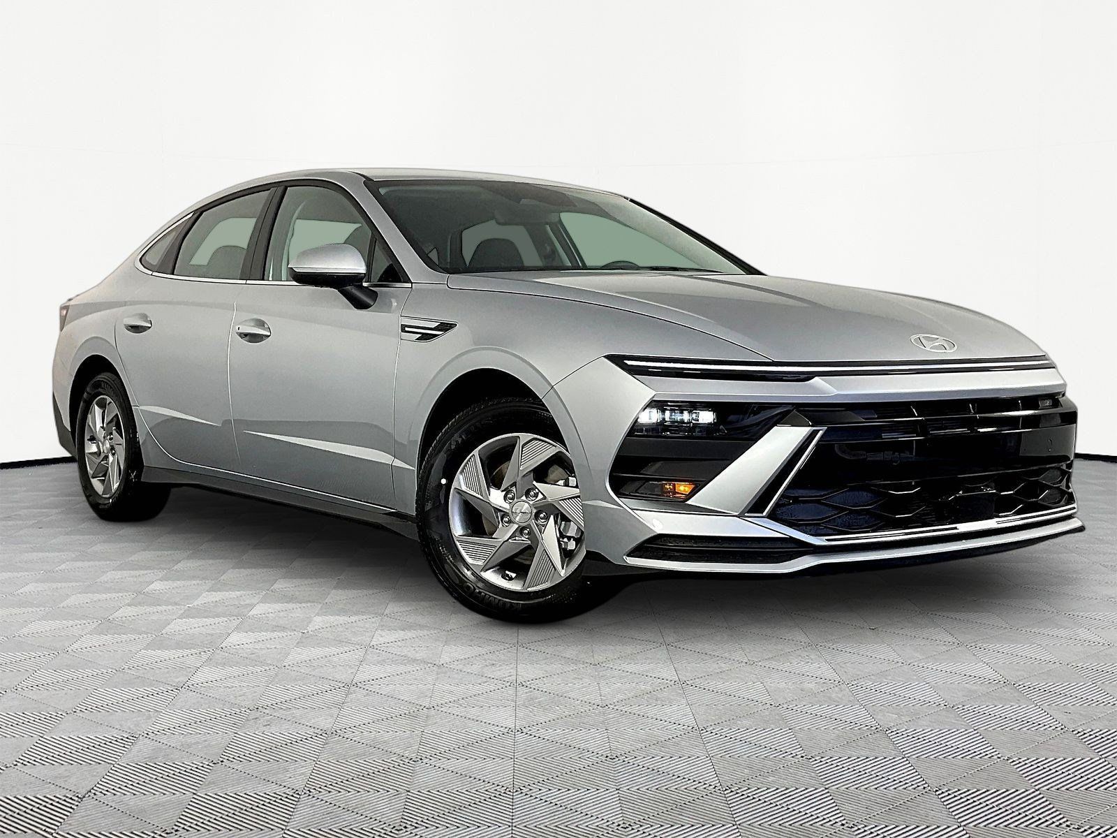 New 2026 Hyundai Sonata SE FWD image 3