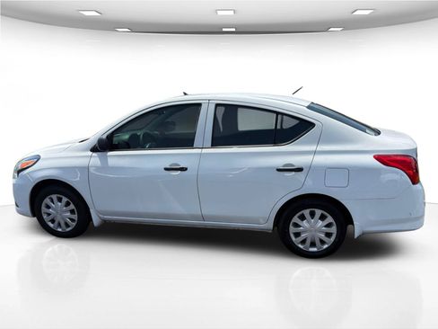 Used 2015 Nissan Versa S FWD image 8