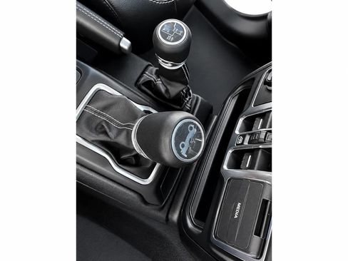 Used 2018 Jeep Wrangler Unlimited Sahara w/ Quick Order Package 24M Moab AWD/4WD image 18