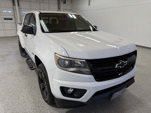 Used 2020 Chevrolet Colorado LT w/ Redline Special Edition AWD/4WD image 4