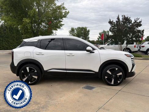 Certified 2025 Nissan Kicks SR AWD/4WD image 2