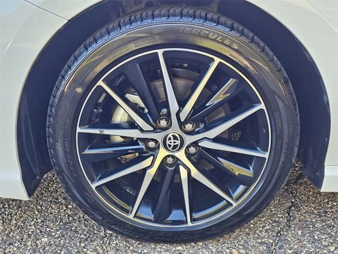 Used 2024 Toyota Camry SE image 29