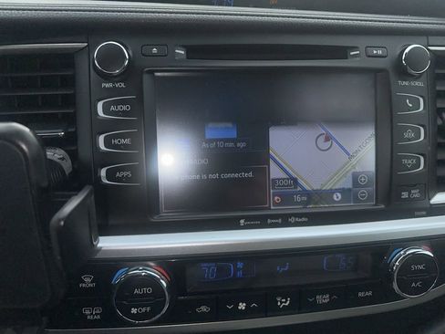Used 2019 Toyota Highlander XLE image 21